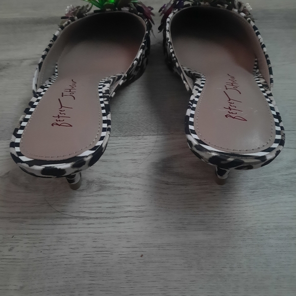 Betsey Johnson Leopard Heels with Floral Accents - Picture 6 of 8